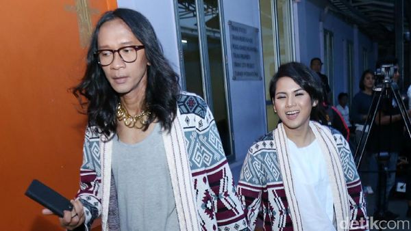 Serasinya Aming dan Evelyn