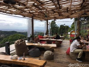 Sedang Di Bandung? Ini Tempat Makan Keluarga yang Wajib Kamu Coba! Sedang Di Bandung? Ini Tempat Makan Keluarga yang Wajib Kamu Coba!