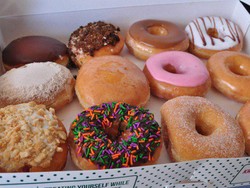 Di Kota Ini Donat Krispy Kreme Dijual Secara Sembunyi-sembunyi