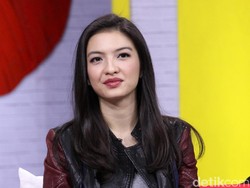Raline Shah Bicara Soal Mobil yang Boros Hingga Kartu Kredit