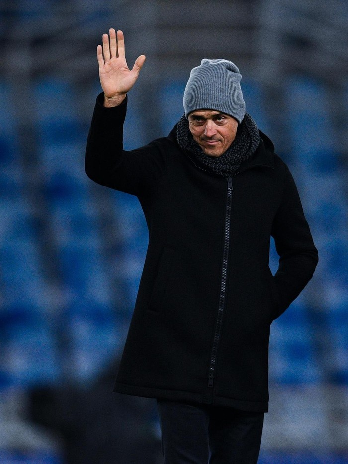 Enrique Puji Pertahanan Barca