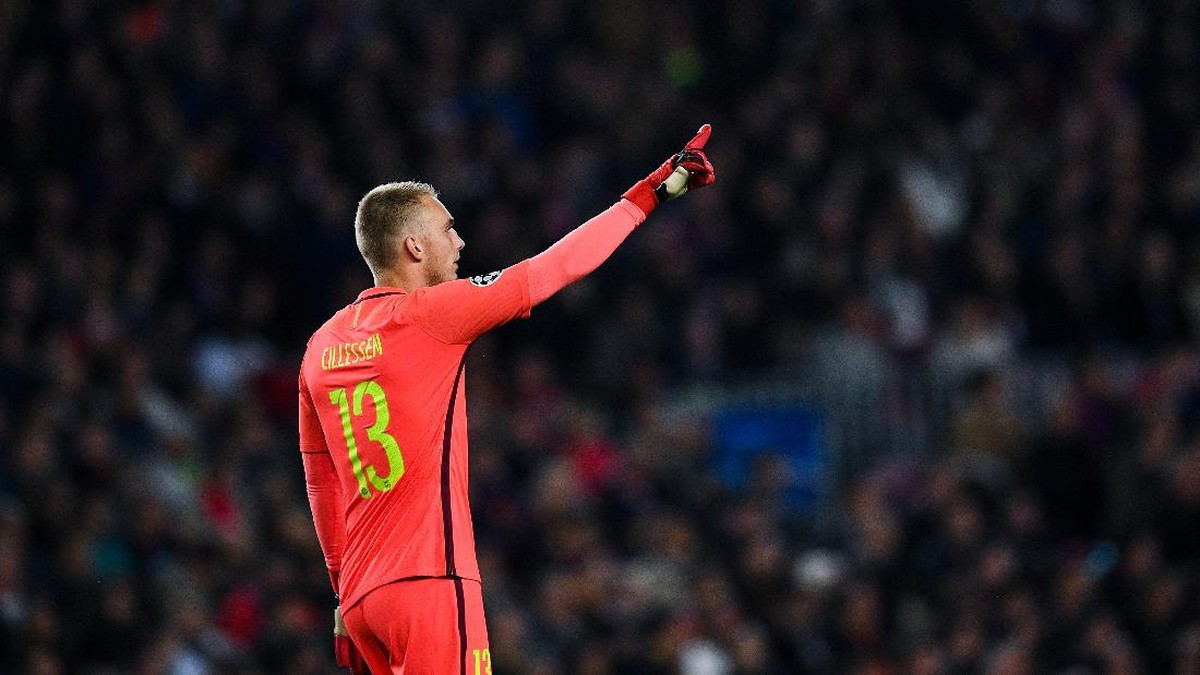 Kiper Jasper Cillessen sudah berbicara dengan pelatih Ernesto Valverde terkait masa depannya di Barcelona. (Foto: David Ramos/Getty Images)