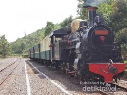 Nikmati Weekend Dengan Naik Kereta Api Uap