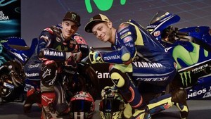 Di Jakarta, Yamaha Kenalkan Motor Hitam Rossi dan Vinales?
