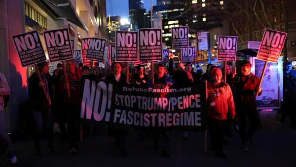 Aksi Protes Pelantikan Trump