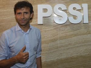 PSSI Berencana Sertakan Pelatih Lokal Sebagai Asisten Luis Milla