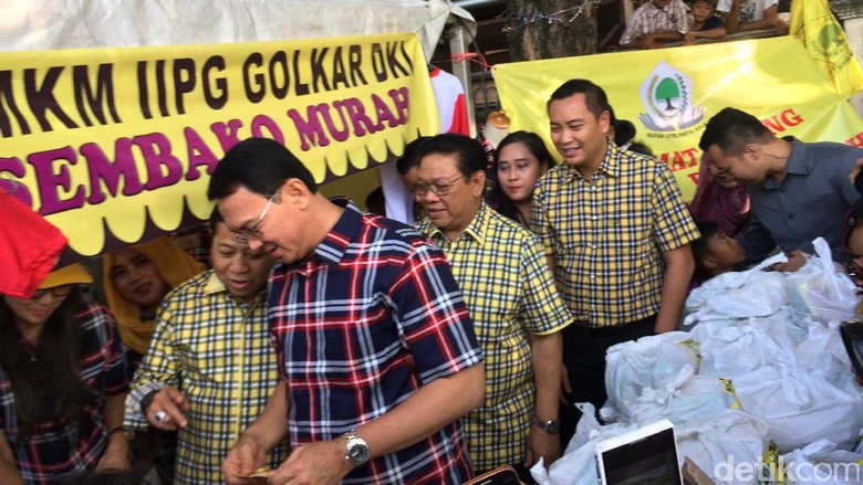 Ahok dan Novanto Hadiri Pasar Murah Golkar di Lapangan Blok S