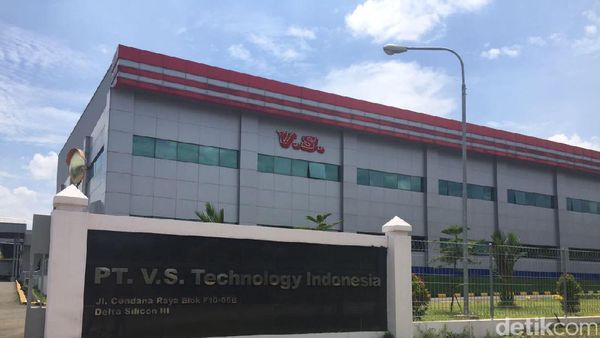 Menjelajah Pabrik Ponsel Digicoop Karya Anak Bangsa