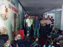Protes, Pedagang Pasar Senen Ancam Jualan di Jalur TransJakarta