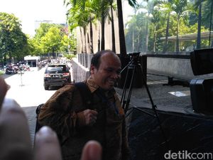 Datang ke KPK, Eks Ketua PPATK Yunus Husein Bahas Perma Korporasi