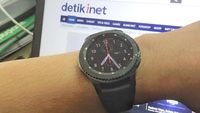 Unboxing Samsung Gear S3 Frontier