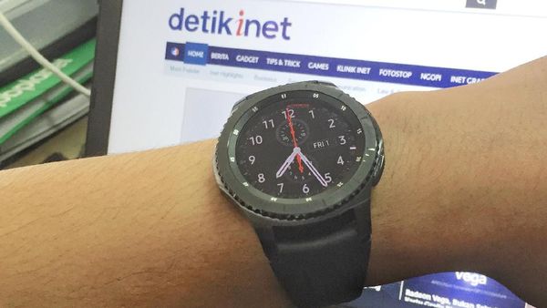 Unboxing Samsung Gear S3 Frontier