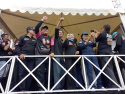 Jelang Apel Siaga, Bebizie Hibur Relawan Agus-Sylvi