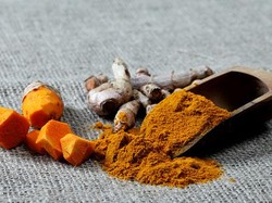 Sederet Manfaat Si Kuning Kunyit
