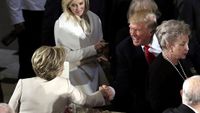 Momen Saat Hillary dan Trump Berjabat Tangan