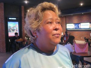 Melihat Koleksi Boneka Suti Karno yang Bejibun