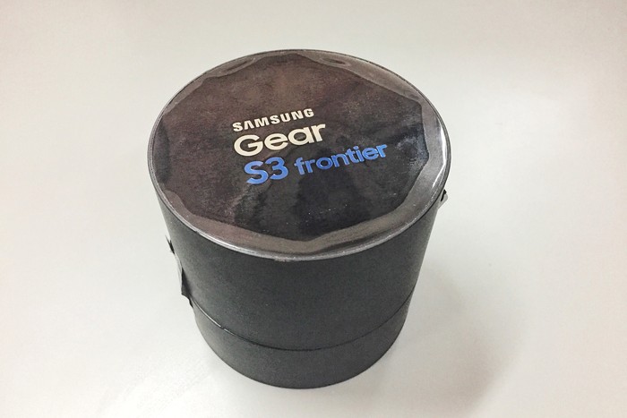 Unboxing Samsung Gear S3 Frontier