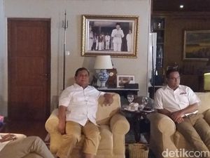 Prabowo Konsolidasikan Tim Pemenangan Anies-Sandi di Hambalang Prabowo Konsolidasikan Tim Pemenangan Anies-Sandi di Hambalang