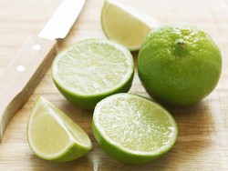 Tambah Perasan Air Jeruk Nipis Saat Makan Cegah Bobot Naik?