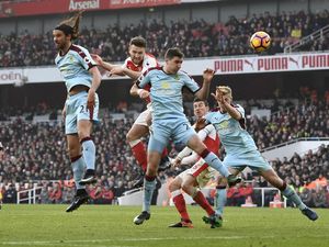 Diwarnai Dua Penalti di Injury Time, Arsenal Kalahkan Burnley 2-1