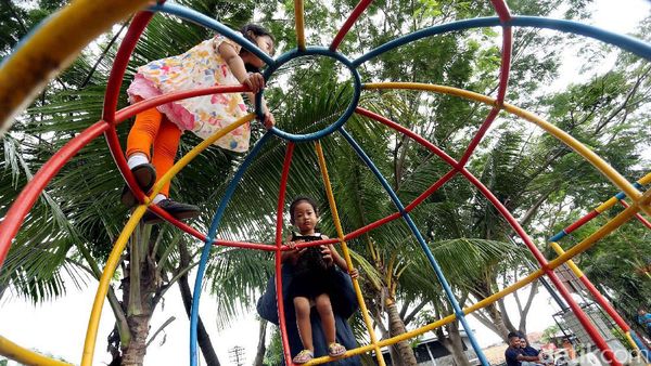 Taman Kota Hiasi Sepanjang Sungai Cisadane Tangerang