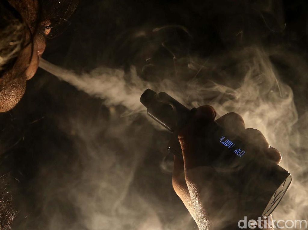 Bisnis Rokok Elektrik Berkembang di RI, Apa Bedanya dengan Rokok Biasa? Bisnis Rokok Elektrik Berkembang di RI, Apa Bedanya dengan Rokok Biasa?