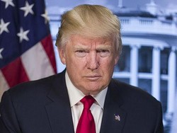 Bangun Tembok, Trump Ancam Sumber Uang Terbesar Meksiko