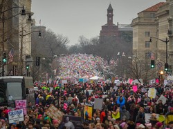 Jutaan Orang Memprotes Dirinya, Apa Tanggapan Presiden Trump?
