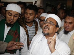 Lewat Telepon, Habib Rizieq Sampaikan Batal Pulang