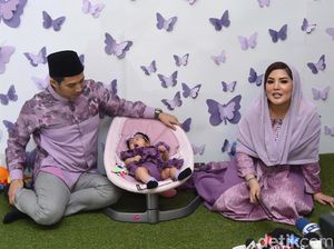 Gelar Aqiqah Anak, Nindy Serba Ungu