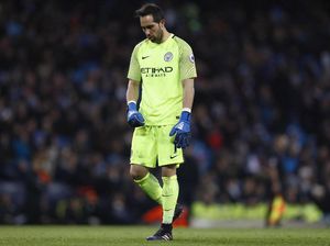 Claudio Bravo: 180 Menit, Kebobolan 6 Gol dari Enam Tembakan Lawan Claudio Bravo: 180 Menit, Kebobolan 6 Gol dari Enam Tembakan Lawan