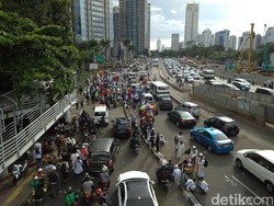 Rizieq Tinggalkan Polda Metro, Massa FPI Mulai Membubarkan Diri
