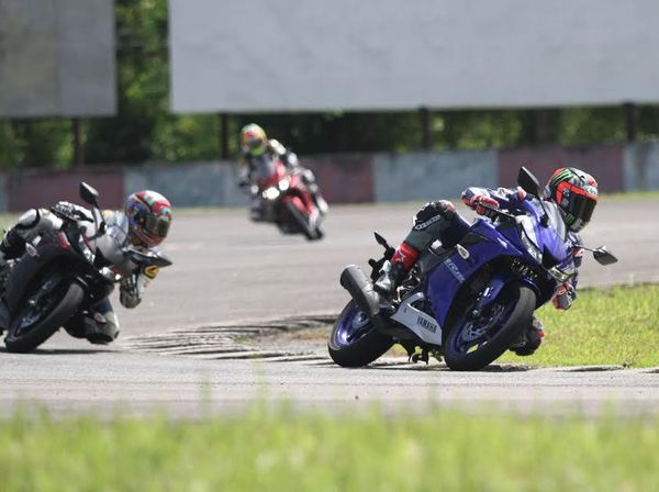 Maverick Vinales Geber Yamaha All New R15