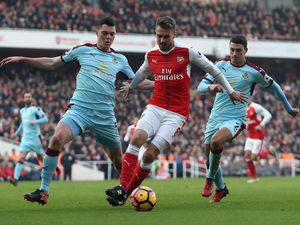 Belum Mau Lempar Handuk, Ramsey Yakin Arsenal Masih Berpeluang Juara