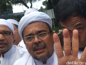FPI: Habib Rizieq Sedang Sakit Saat Orang Misterius Pasang Bendera
