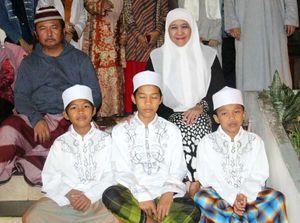 Mensos Jenguk Ayah Marshanda