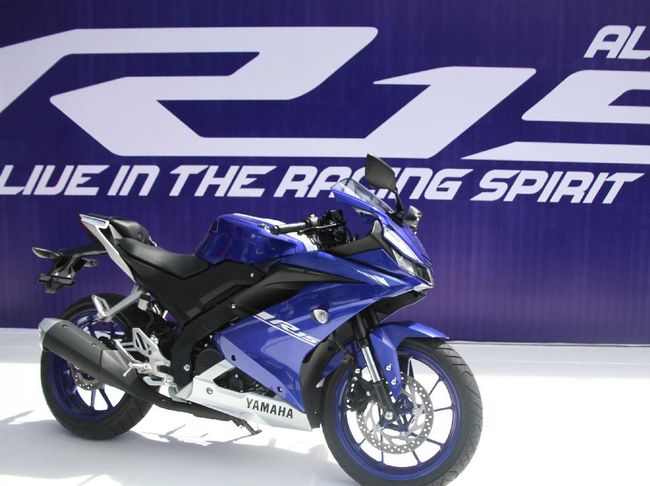  Yamaha  R15  Kombinasikan Mesin SOHC dengan VVA