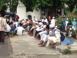 Usai Aksi Damai di Polda Metro, Massa FPI Kembali ke Al-Azhar