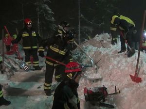 Total 29 Orang Tewas Akibat Salju Longsor di Hotel Italia