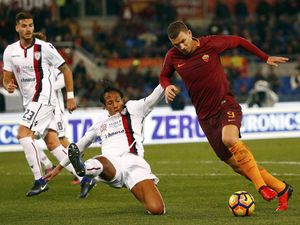 Gol Tunggal Dzeko Menangkan Roma atas Cagliari