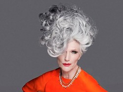 Biarkan Rambut Memutih, Nenek Ini Semakin Laris Jadi Model