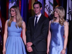 Gaya Ivanka Trump vs Tiffany Trump Pakai Baju Senada, Mana Lebih Cantik?