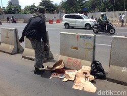 Seorang Pria Tertabrak TransJ di Dekat Demo FPI di Polda Metro