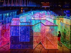 Keren! Labirin Pelangi Pukau Pengunjung di Tiongkok