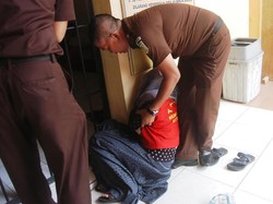 Penganiaya Anak Hingga Tewas Histeris Divonis 10 Tahun Penjara