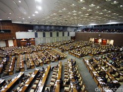DPR Tunggu Surat Kemenkumham Sebelum Lantik Pimpinan Tambahan