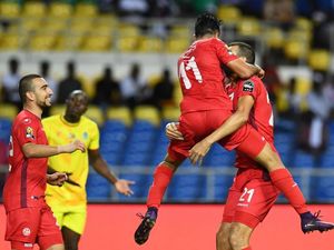 Tunisia Lolos, Aljazair Angkat Koper