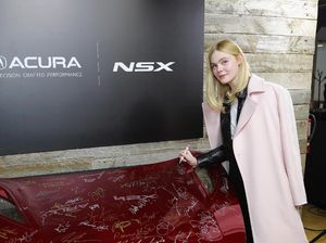 Elle Fanning Happy Banget Sih! Elle Fanning Happy Banget Sih!