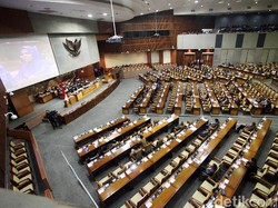 Surat Usulan Hak Angket Ahok-Gate Dibacakan di Paripurna DPR