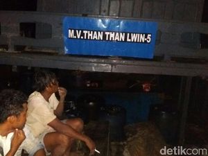 Kapal Pengangkut Kayu Berbendera Malaysia Terdampar di Sabang